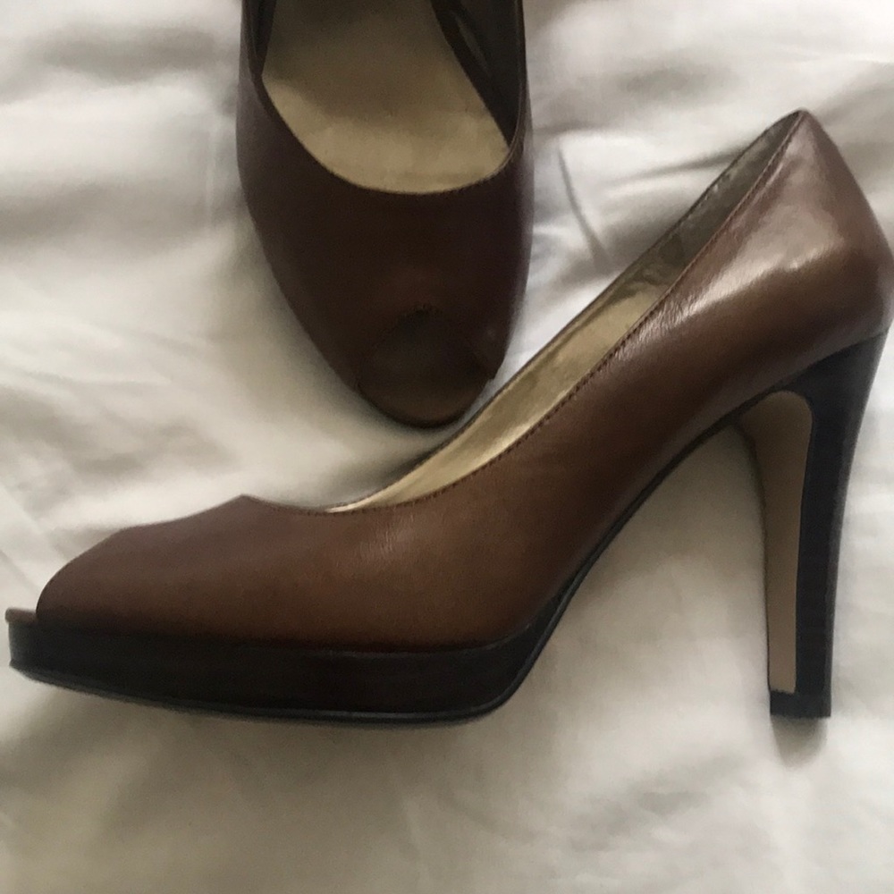 Shoes - Picture 3 of 5